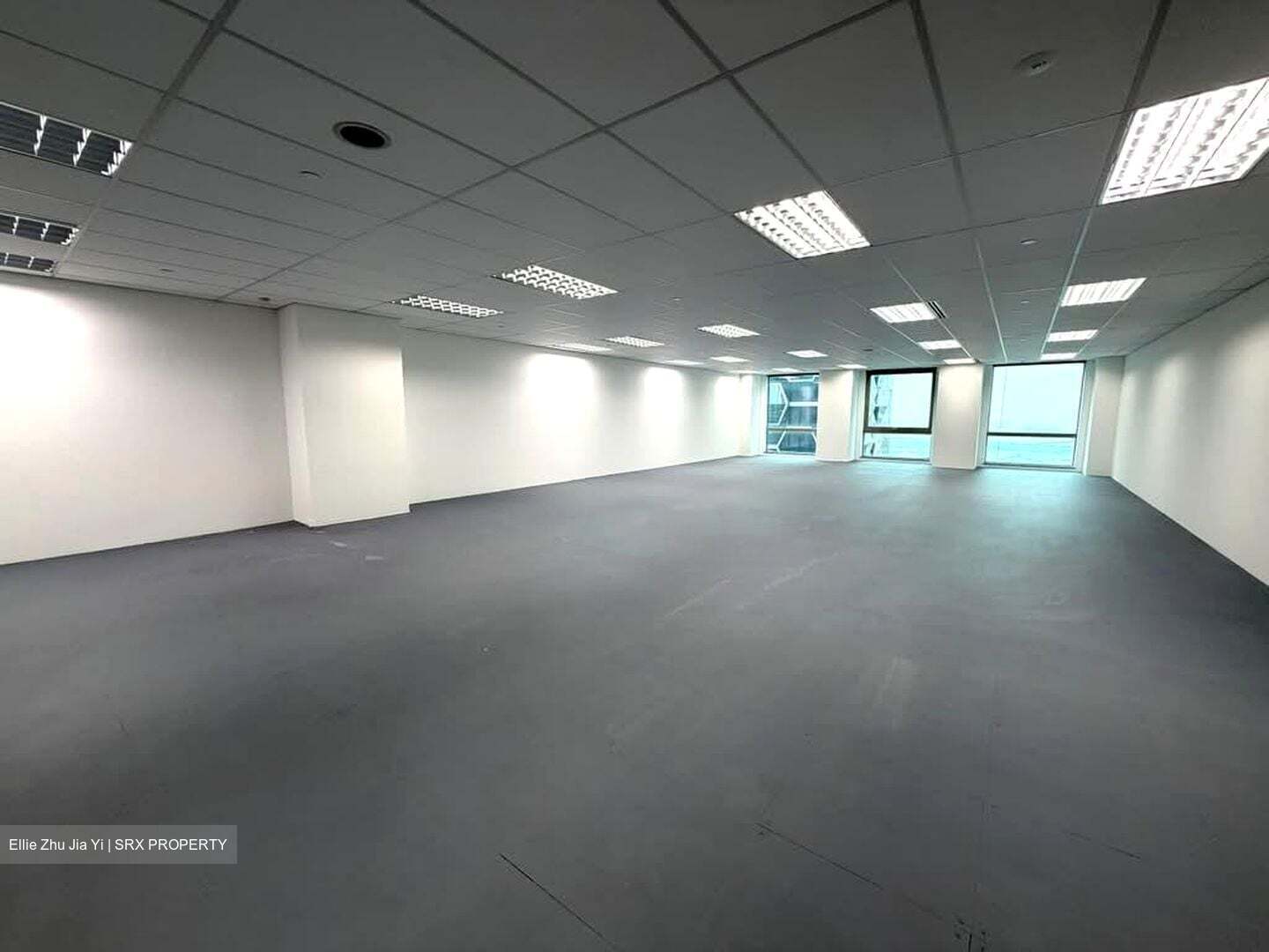 Oue Downtown (D1), Office #599578781